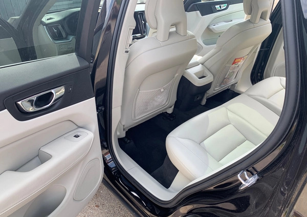 Volvo XC 60 cena 120000 przebieg: 132000, rok produkcji 2017 z Suchowola małe 191